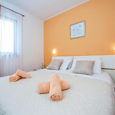 Apartments And Rooms Camaiore Rovinj Ngoại thất bức ảnh