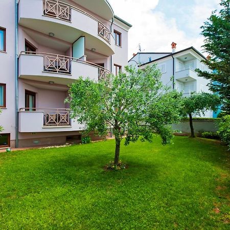 Apartments And Rooms Camaiore Rovinj Ngoại thất bức ảnh
