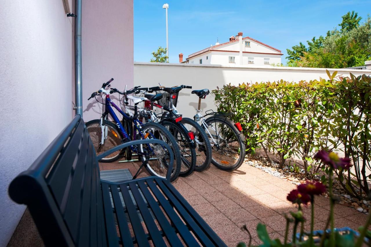 Apartments And Rooms Camaiore Rovinj Ngoại thất bức ảnh