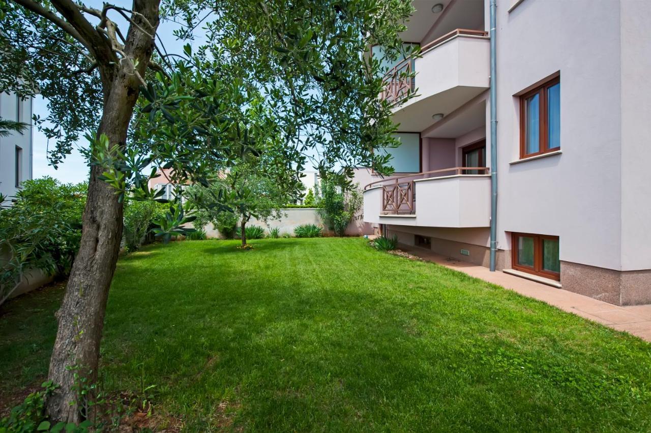 Apartments And Rooms Camaiore Rovinj Ngoại thất bức ảnh