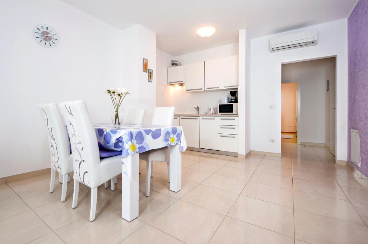 Apartments And Rooms Camaiore Rovinj Ngoại thất bức ảnh