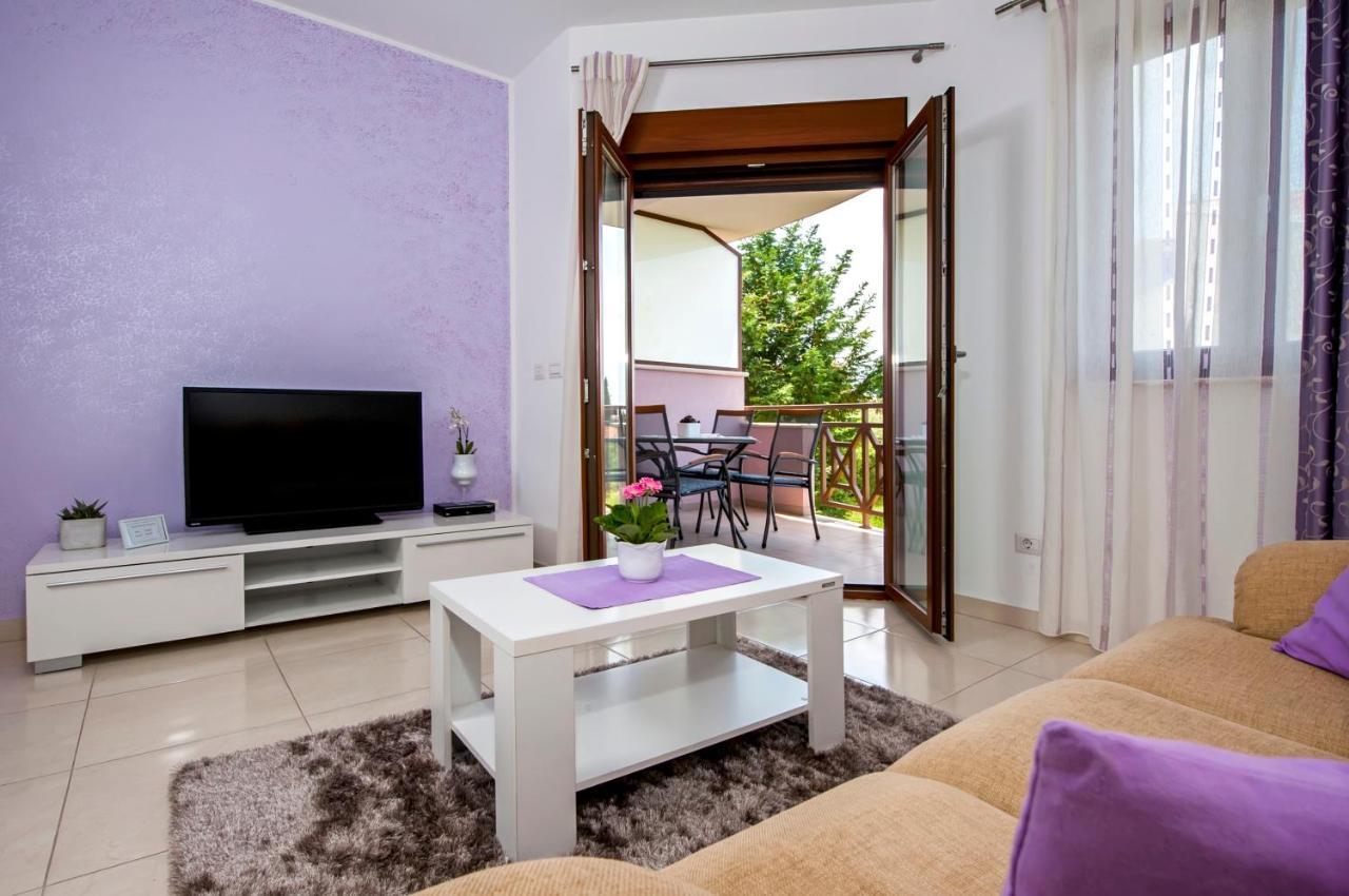 Apartments And Rooms Camaiore Rovinj Ngoại thất bức ảnh