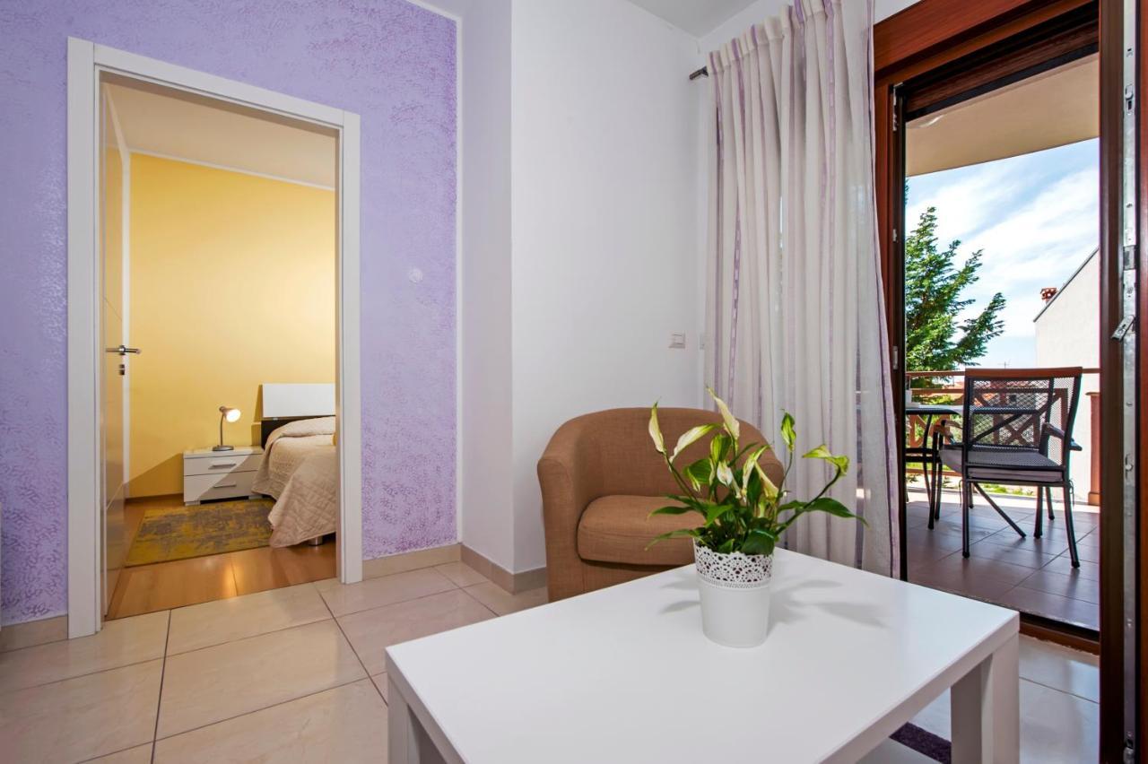 Apartments And Rooms Camaiore Rovinj Ngoại thất bức ảnh