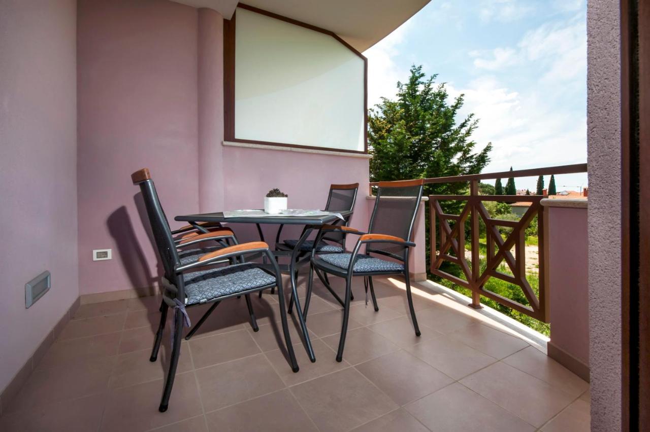 Apartments And Rooms Camaiore Rovinj Ngoại thất bức ảnh