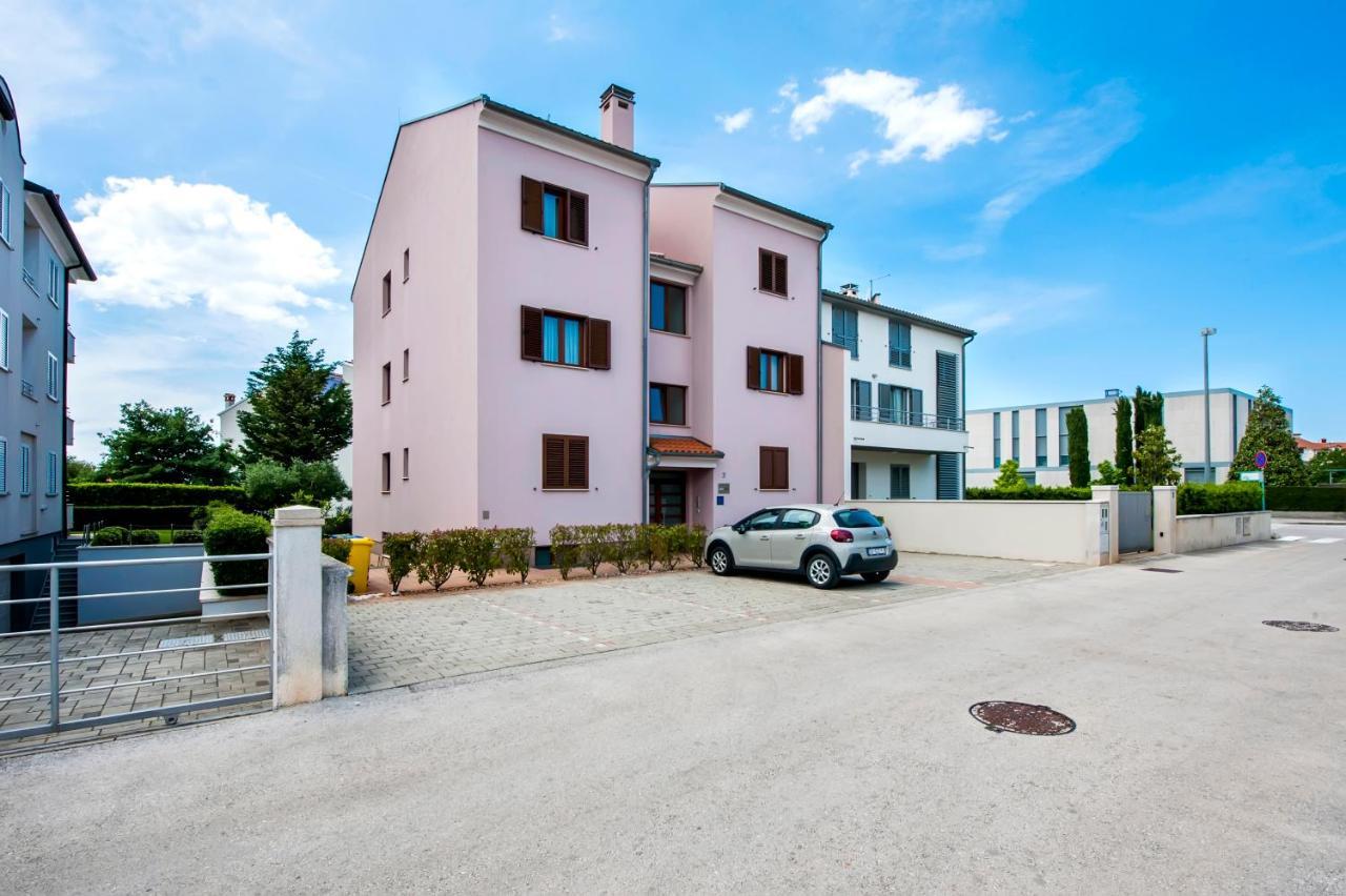 Apartments And Rooms Camaiore Rovinj Ngoại thất bức ảnh