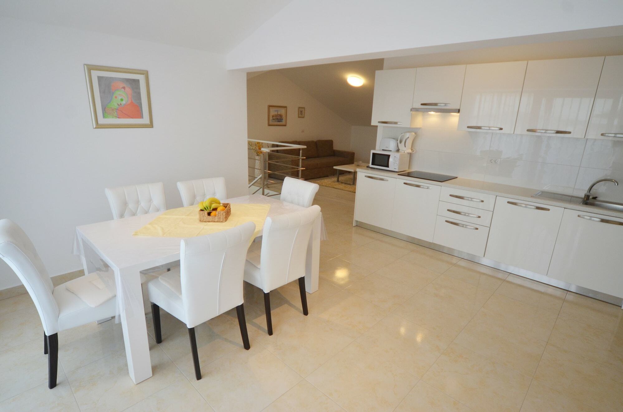 Apartments And Rooms Camaiore Rovinj Ngoại thất bức ảnh